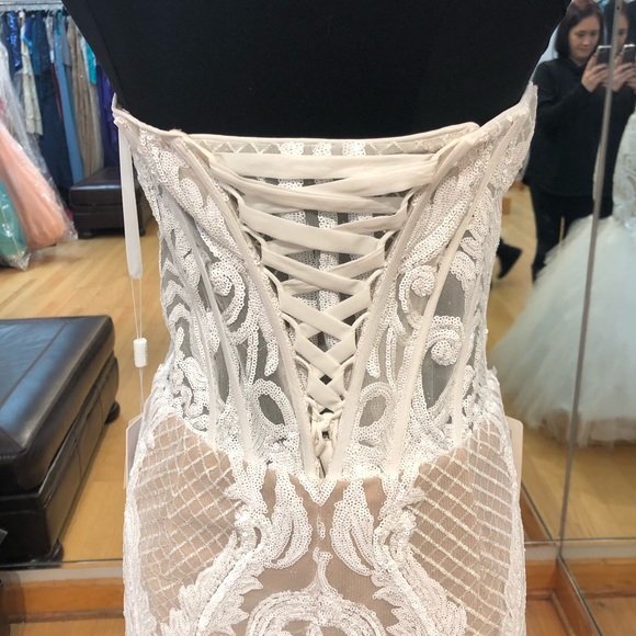 White mermaid prom dress - Picture 3 of 5